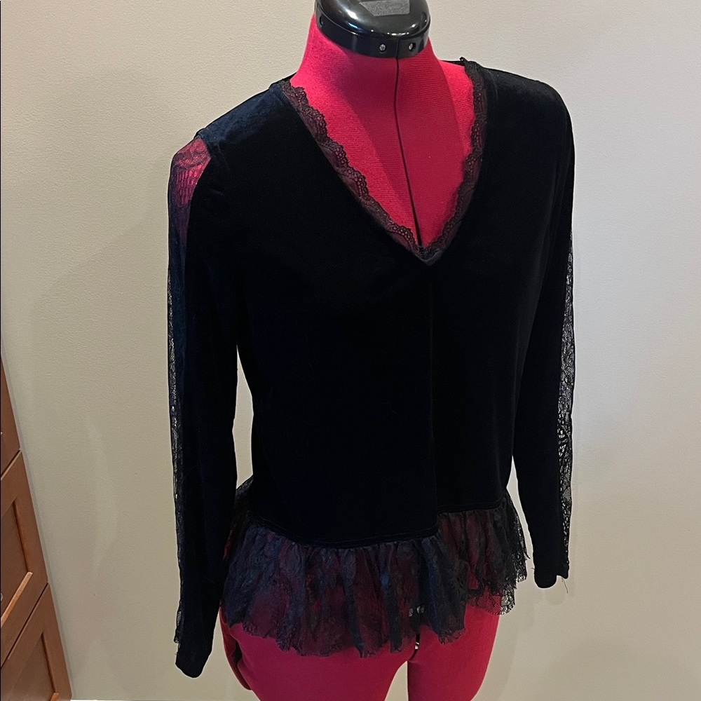 Like New ✨ Allison New York Velvet & Lace Trimmed Statement Blouse Sz XS